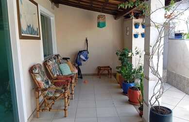 Imagem: A casa em condomínio possui 3 Dormitórios, 2 Banheiros, 2