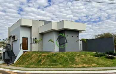 Imagem: A casa em condomínio possui 3 Dormitórios, 4 Banheiros, 2