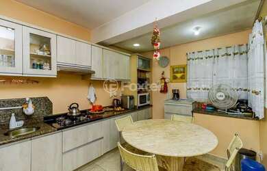 Imagem 4: Sobrado para venda possui 120 metros quadrados com 2 quartos em Tristeza...