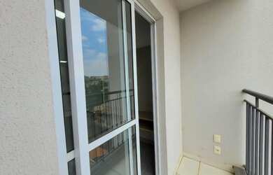 Imagem: O apartamento possui 2 Dormitórios, 1 Banheiro, 2 Vagas na