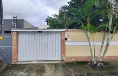 Imagem: A casa em condomínio possui 3 Dormitórios, 2 Banheiros e 174m²