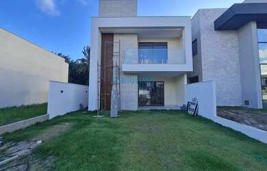 Imagem: A casa em condomínio possui 4 Dormitórios, 5 Banheiros, 2