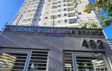 Imagem: O apartamento possui 3 Dormitórios, 1 Banheiro, 2 Vagas na