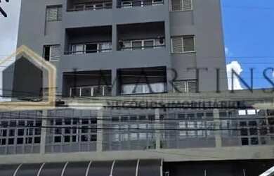 Imagem: O apartamento possui 1 Dormitório, 2 Banheiros, 1 Vaga na garagem