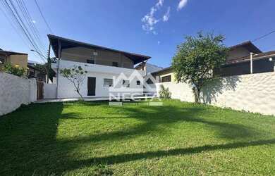 Imagem: A casa possui 5 Dormitórios, 3 Banheiros, 5 Vagas na garagem