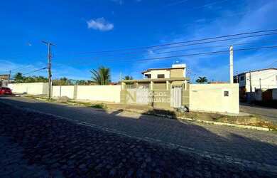 Imagem: A casa possui 3 Dormitórios, 3 Banheiros, 2 Vagas na garagem