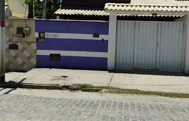 Imagem: A casa possui 2 Dormitórios, 3 Banheiros, 1 Vaga na garagem