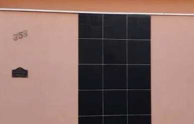 Imagem: A casa possui 2 Dormitórios, 1 Banheiro e está localizado