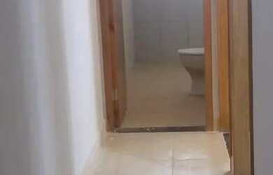 Imagem: A casa possui 2 Dormitórios, 1 Banheiro, 1 Vaga na garagem