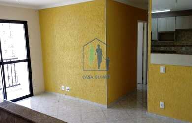 Imagem: O apartamento possui 2 Dormitórios, 1 Banheiro, 1 Vaga na garagem