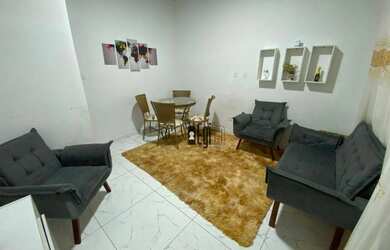 Imagem: A casa possui 4 Dormitórios, 1 Banheiro, 3 Vagas na garagem