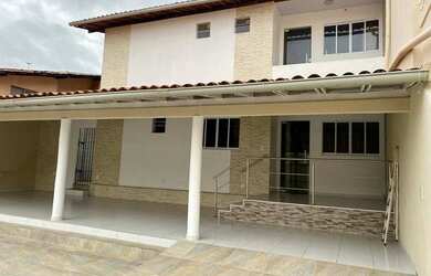 Imagem: A casa possui 3 Dormitórios, 3 Banheiros, 3 Vagas na garagem