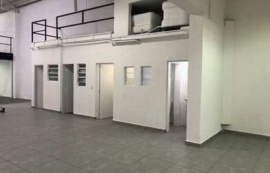 Imagem 4: Loja e sobreloja grandes bem localizadas na Santa Ifigênia para locação...