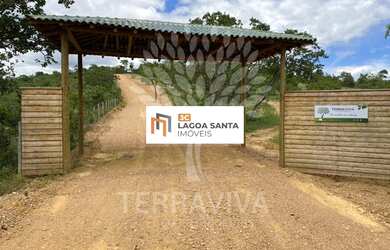 Imagem: O terreno e possui Dormitórios, Suítes, Banheiros, 20000-0m²