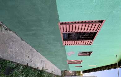 Imagem: A casa possui 3 Dormitórios, 2 Banheiros, 5 Vagas na garagem