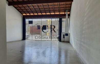 Imagem: A casa possui 3 Dormitórios, 3 Banheiros, 2 Vagas na garagem