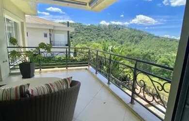 Imagem: A casa possui 5 Dormitórios, 5 Banheiros, 5 Vagas na garagem