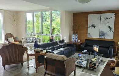 Imagem: A casa em condomínio possui 4 Dormitórios, 5 Banheiros, 4