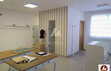 Imagem: O depósito possui 1 Vaga na garagem, 47m² de Área e está