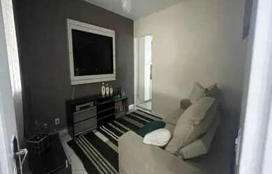 Imagem: A casa possui 3 Dormitórios, 2 Banheiros, 2 Vagas na garagem