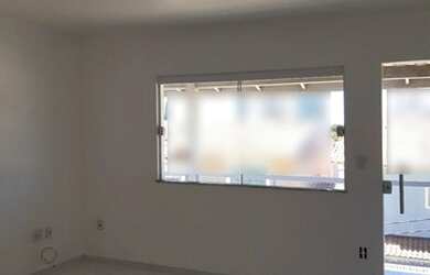 Imagem: A casa possui 2 Dormitórios, 2 Banheiros, 3 Vagas na garagem