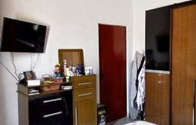 Imagem 5: CASA A VENDA NA REIGIAO DA RIBEIRA FRENTE DE RUA