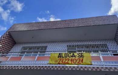 Imagem: A casa possui 3 Dormitórios, 2 Banheiros, 1 Vaga na garagem