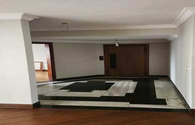 Imagem: O apartamento possui 5 Dormitórios, 5 Banheiros, 2 Vagas na