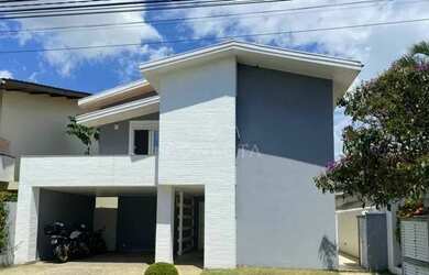 Imagem: A casa possui 4 Dormitórios, 4 Banheiros, 4 Vagas na garagem