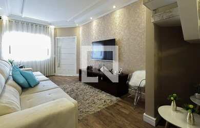 Imagem: A casa possui 3 Dormitórios, 4 Banheiros, 5 Vagas na garagem