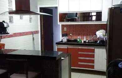 Imagem: A casa possui 2 Dormitórios, 1 Banheiro, 1 Vaga na garagem