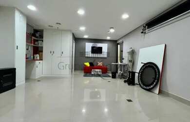 Imagem: O depósito possui 1 Vaga na garagem, 42m² de Área e está