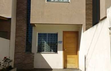 Imagem: A casa possui 2 Dormitórios, 2 Banheiros, 1 Vaga na garagem