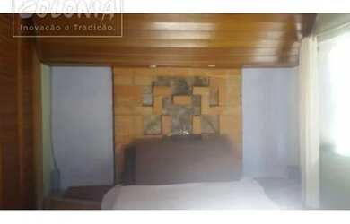 Imagem: A casa possui 2 Dormitórios, 2 Banheiros, 1 Vaga na garagem