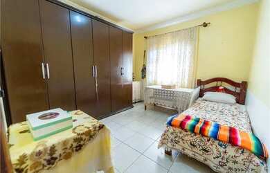 Imagem: A casa em condomínio possui 3 Dormitórios, 3 Banheiros, 5