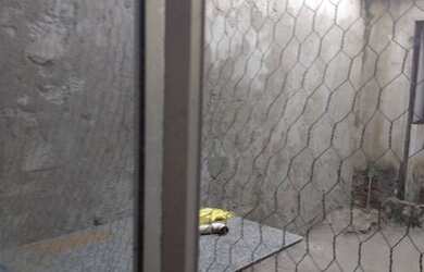 Imagem: A casa possui 4 Dormitórios, 1 Banheiro, 1 Vaga na garagem