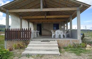 Imagem 2: Casa em Tepequem. 999.999m² de Área, 5 Vagas na garageme1 Dormitório