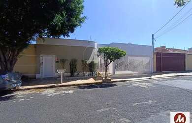 Imagem: O depósito possui 4 Vagas na garagem, 651m² de Área e está