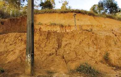 Imagem: O terreno possui 600m² de Área, Imóvel novo e está localizado