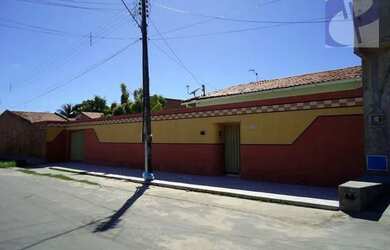 Imagem: A casa possui 2 Dormitórios, 2 Banheiros, 5 Vagas na garagem