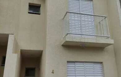 Imagem: A casa possui 2 Dormitórios, 3 Banheiros, 1 Vaga na garagem