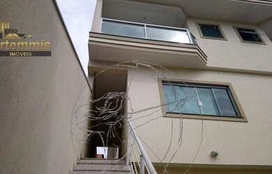 Imagem: A casa possui 3 Dormitórios, 3 Banheiros, 5 Vagas na garagem
