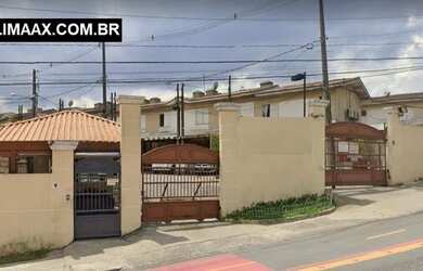 Imagem: A casa em condomínio possui 4 Dormitórios, 2 Banheiros, 3