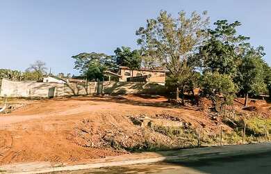 Imagem: O terreno possui 1.437m² de Área, Imóvel novo e está localizado
