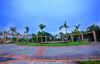 Imagem: O terreno e está localizado em Ponta Negra, Manaus à venda