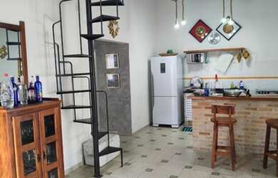 Imagem: A casa possui 2 Dormitórios, 2 Banheiros, 3 Vagas na garagem