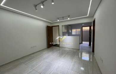 Imagem: A casa possui 3 Dormitórios, 2 Banheiros, 1 Vaga na garagem