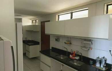 Imagem: A casa possui 3 Dormitórios, 2 Banheiros, 1 Vaga na garagem