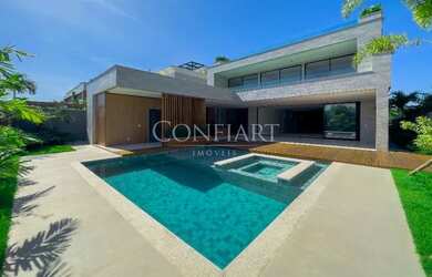 Imagem: A casa em condomínio possui 5 Dormitórios, 2 Banheiros, 4