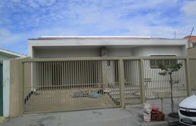 Imagem: A casa possui 3 Dormitórios, 4 Banheiros, 2 Vagas na garagem